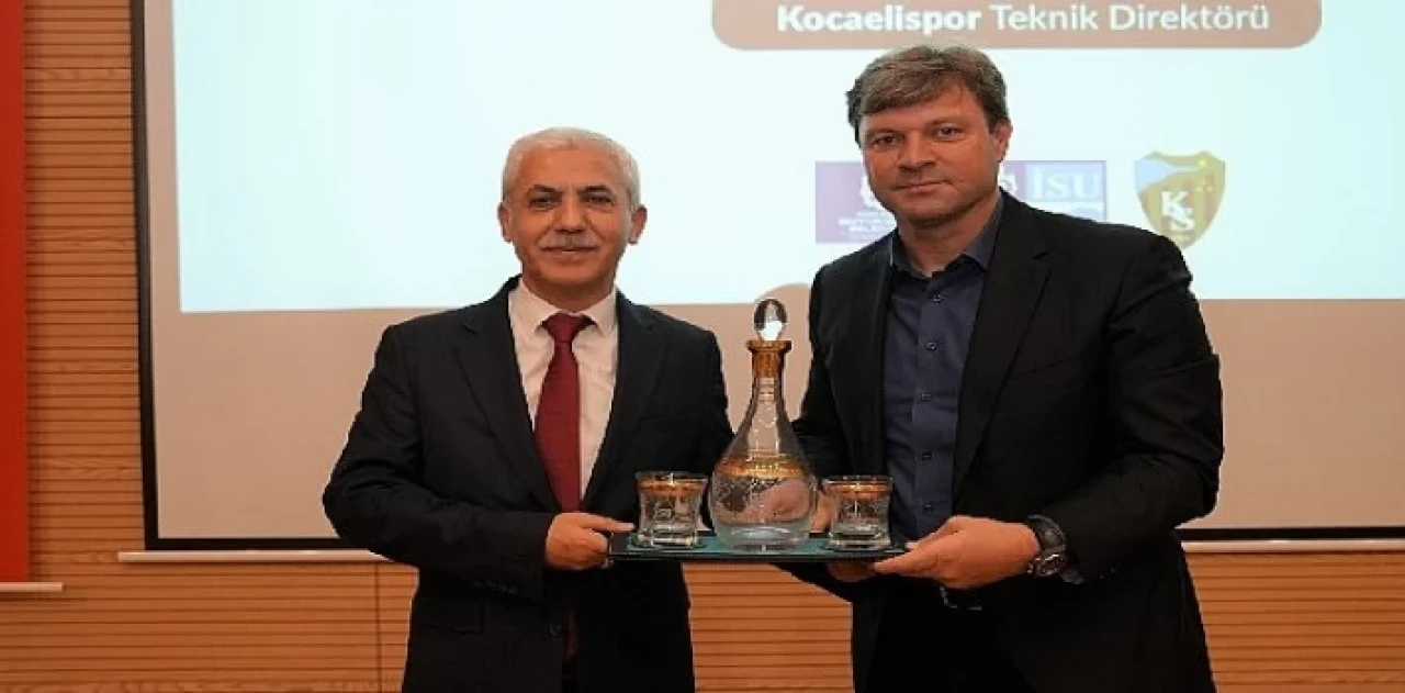 Kocaelispor teknik direktörü Ertuğrul Sağlam, isu personeliyle bir araya geldi