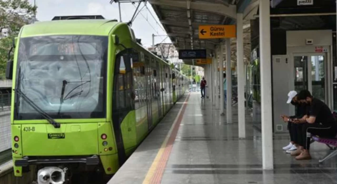 'Lodos' metro seferlerine engel oldu