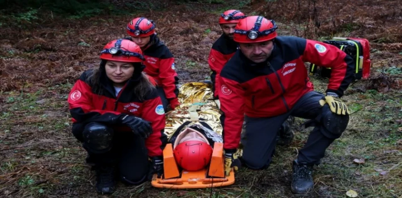 Sakarya’da bin rakımda zorlu görev... Gerçeği aratmadı