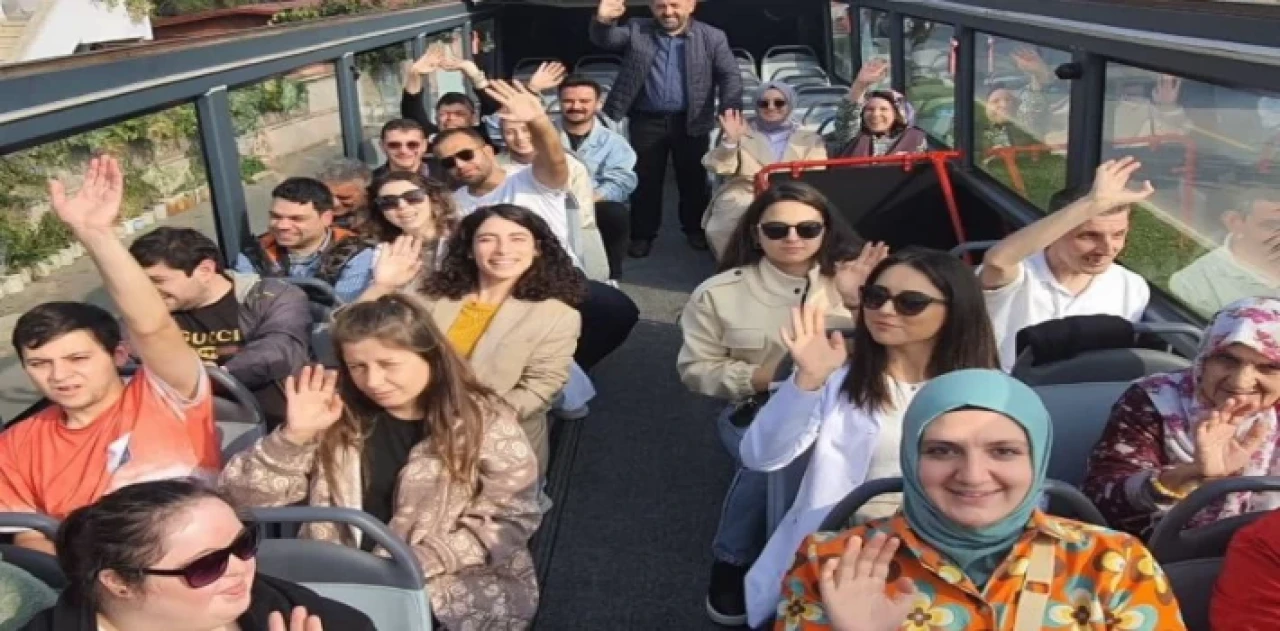 Sakarya’da turizm otobüsü ile şehir gezileri sürüyor