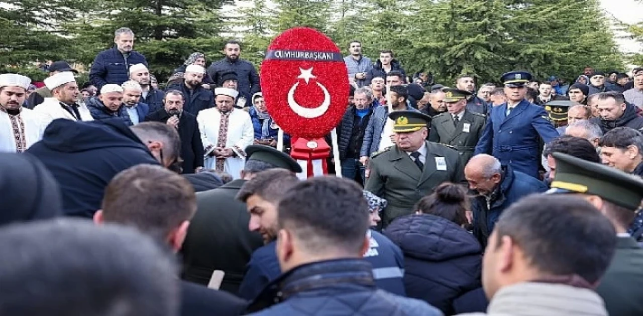 Şehit üsteğmen Abdullah Köse son yolculuğuna uğurlandı