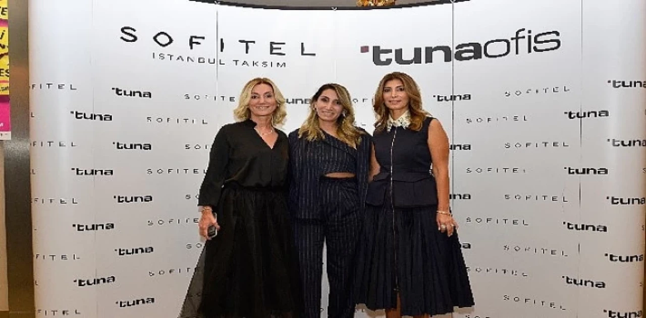 Tuna Ofis Mobilyaları’nın konukları İstanbul Komedi Festivali kapsamında kahkaha dolu bir gece yaşadı  