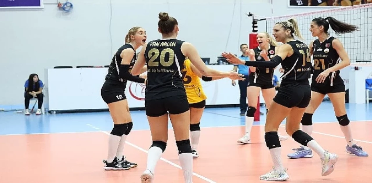 VakıfBank ligde kazanmaya devam ediyor