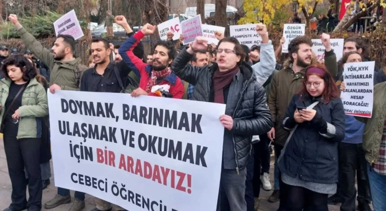 Ankara Üniversitesi öğrencileri, 'beslenme, barınma ve ulaşım' gibi temel sorunlarını şeker ezerek protesto ettiler