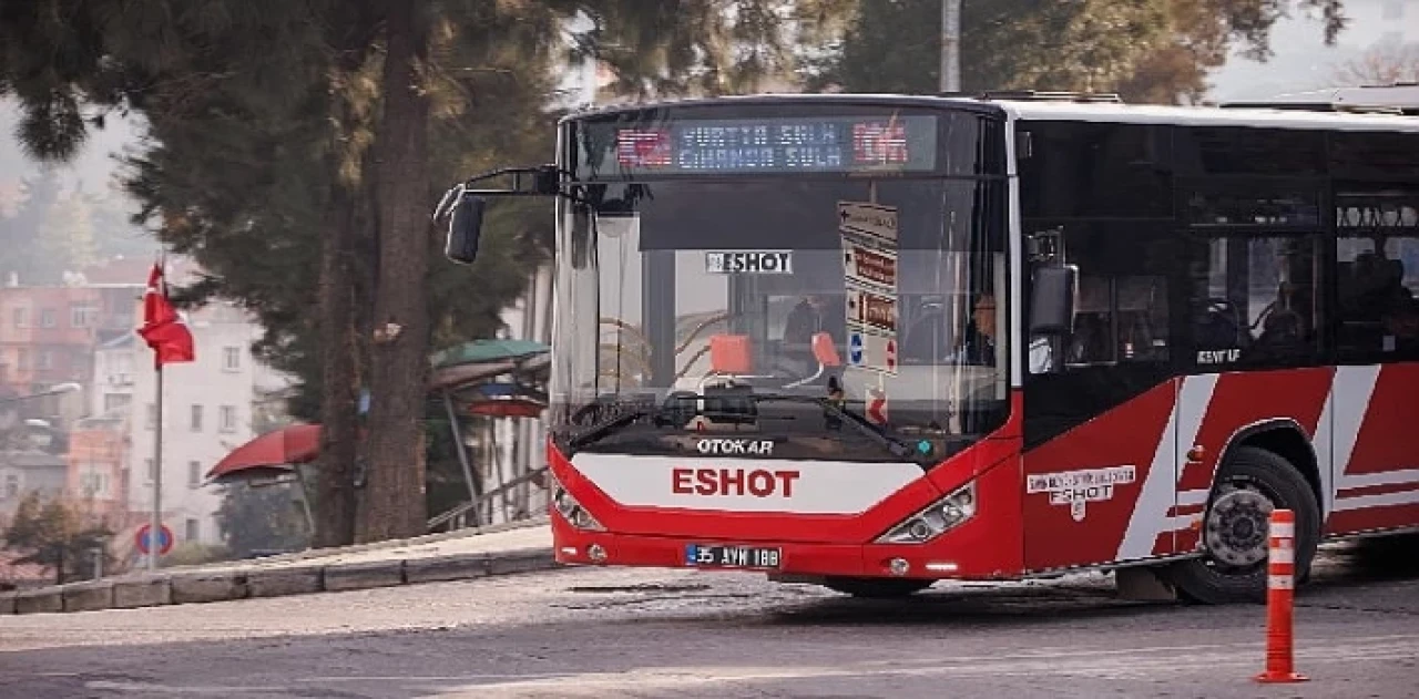 Ata’nın sözleri İzmir’de otobüsleri süsledi