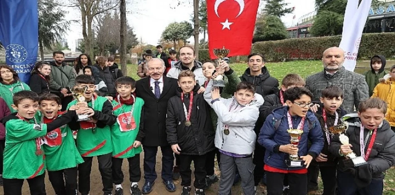 Atatürk Kır Koşusu’nda ödüller Başkan Atila Aydıner’den