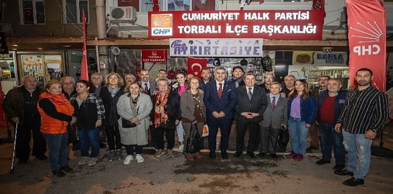 Başkan Batur, CHP ilçe örgütleriyle kucaklaştı