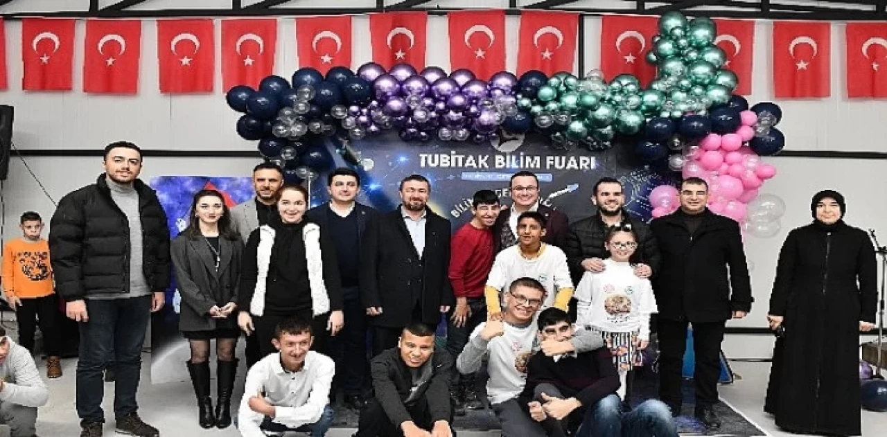 Başkan Kanar, TUBİTAK 4006 bilim fuarı’nda