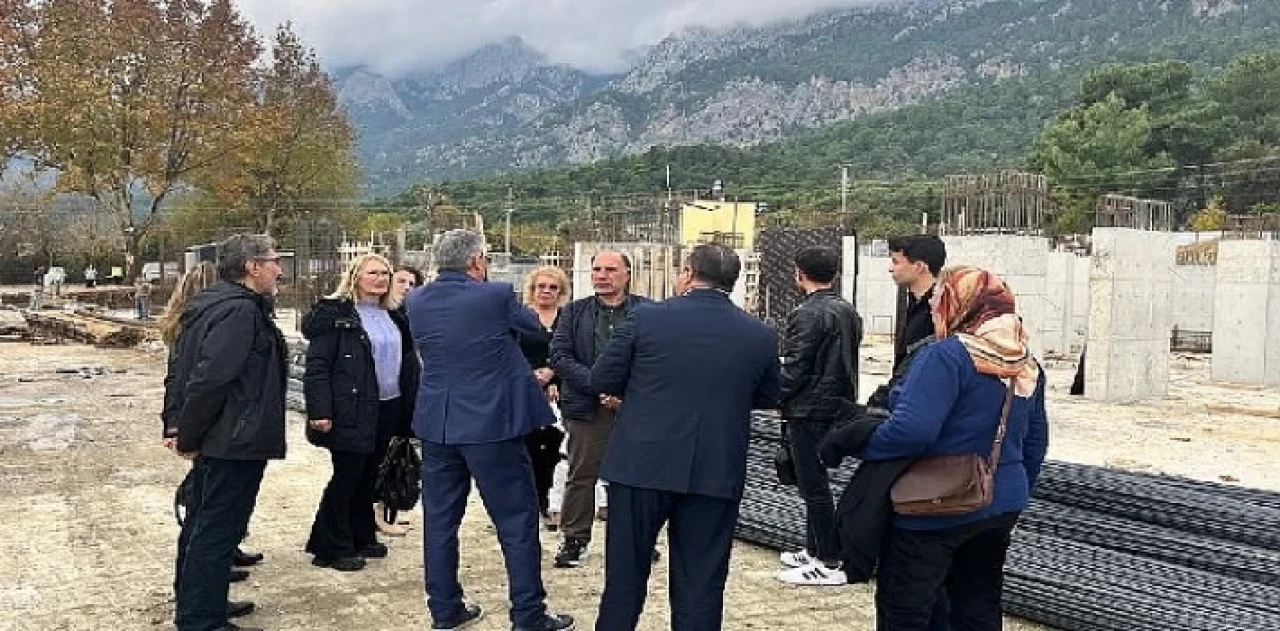 Başkan Topaloğlu, Göynük pazar yerindeki çalışmaları inceledi