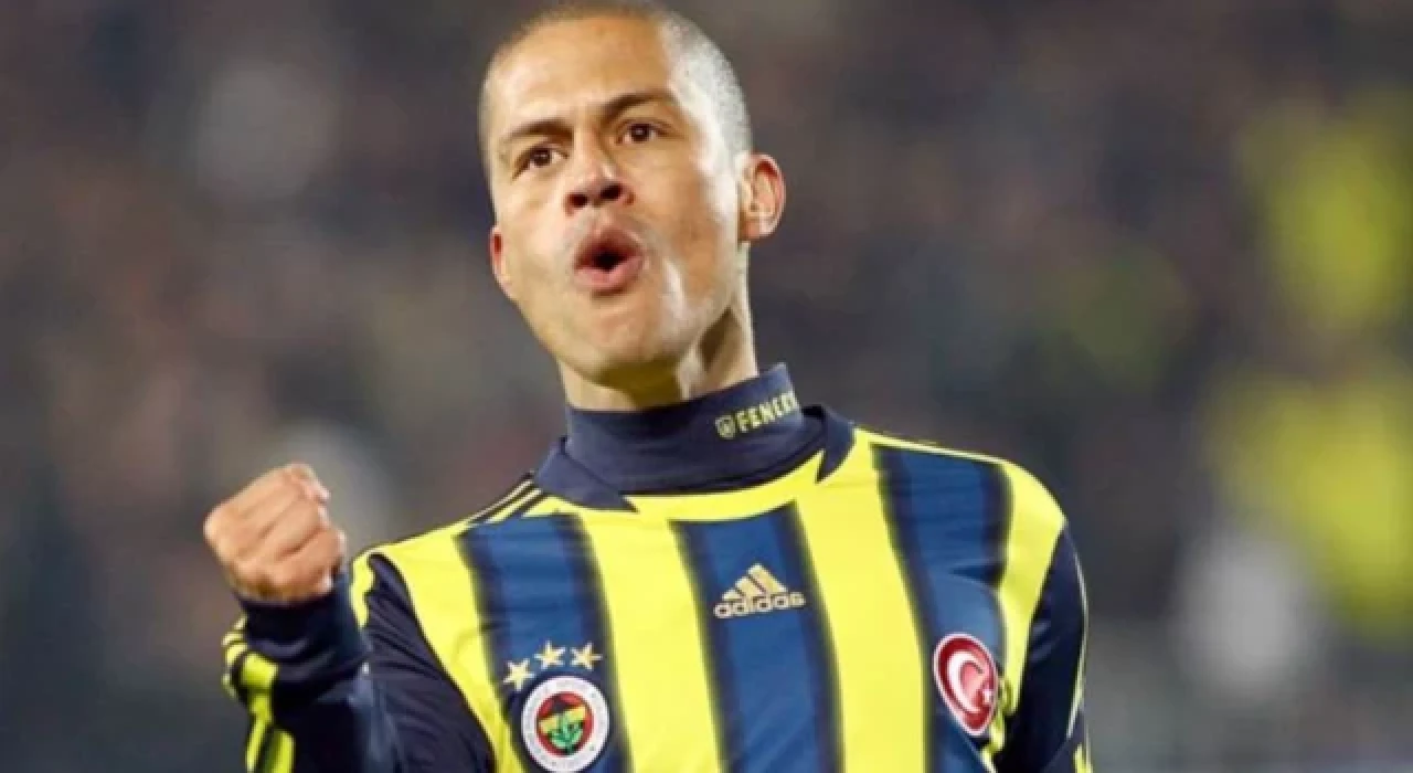 Fenerbahçe'nin efsane futbolcusu Alex de Souza'dan derbi paylaşımı