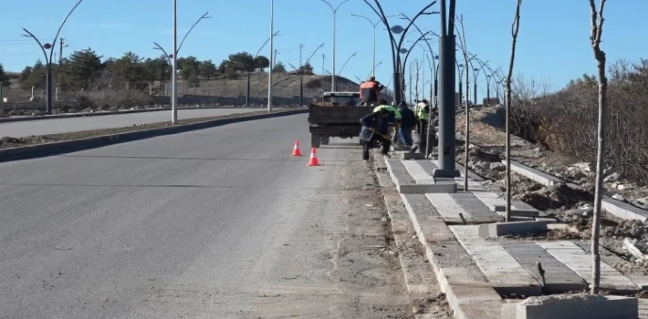 Malatya Kuzey Kuşak Yolu’nu yeşillendiriyor