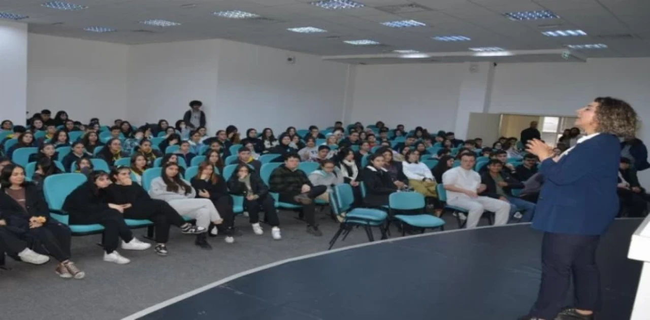 Manisa Turgutlu’da ’sınava hazırlık’ semineri