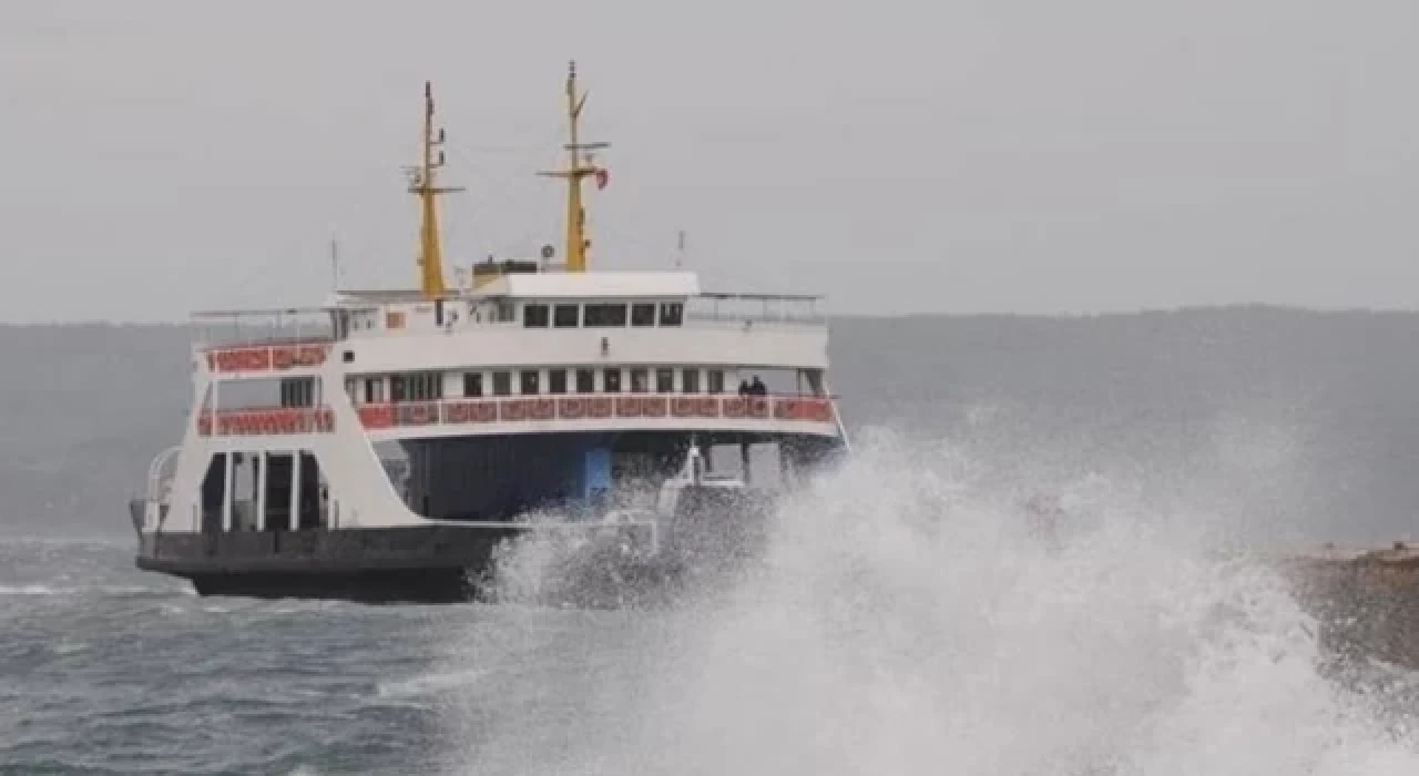 Marmara'da deniz ulaşımına fırtına engeli