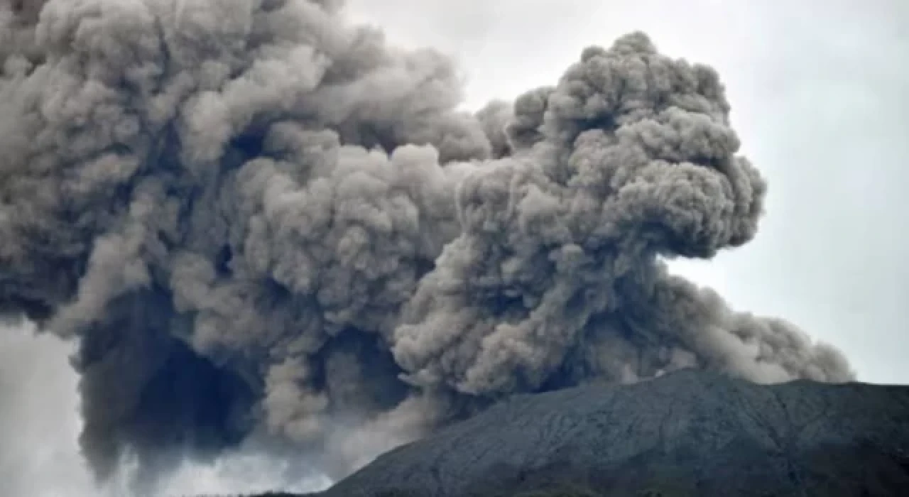 Merapi Yanardağı patlaması: 11 tırmanıcının cesedine ulaşıldı