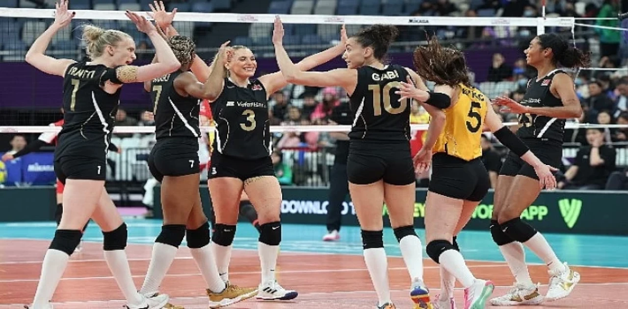 VakıfBank, Kulüpler Dünya Şampiyonası’nda üst üste 3. kez finalde!