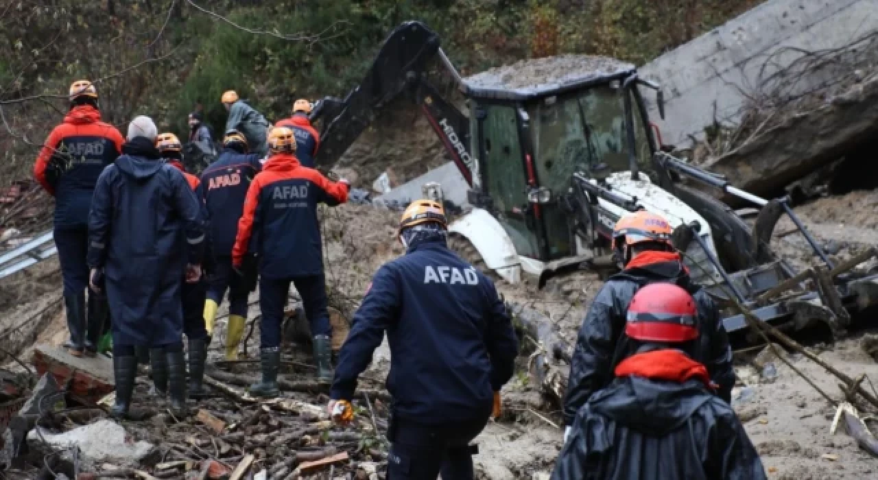 Zonguldak'ta heyelan: Kayıp 2 kişinin cansız bedenine ulaşıldı