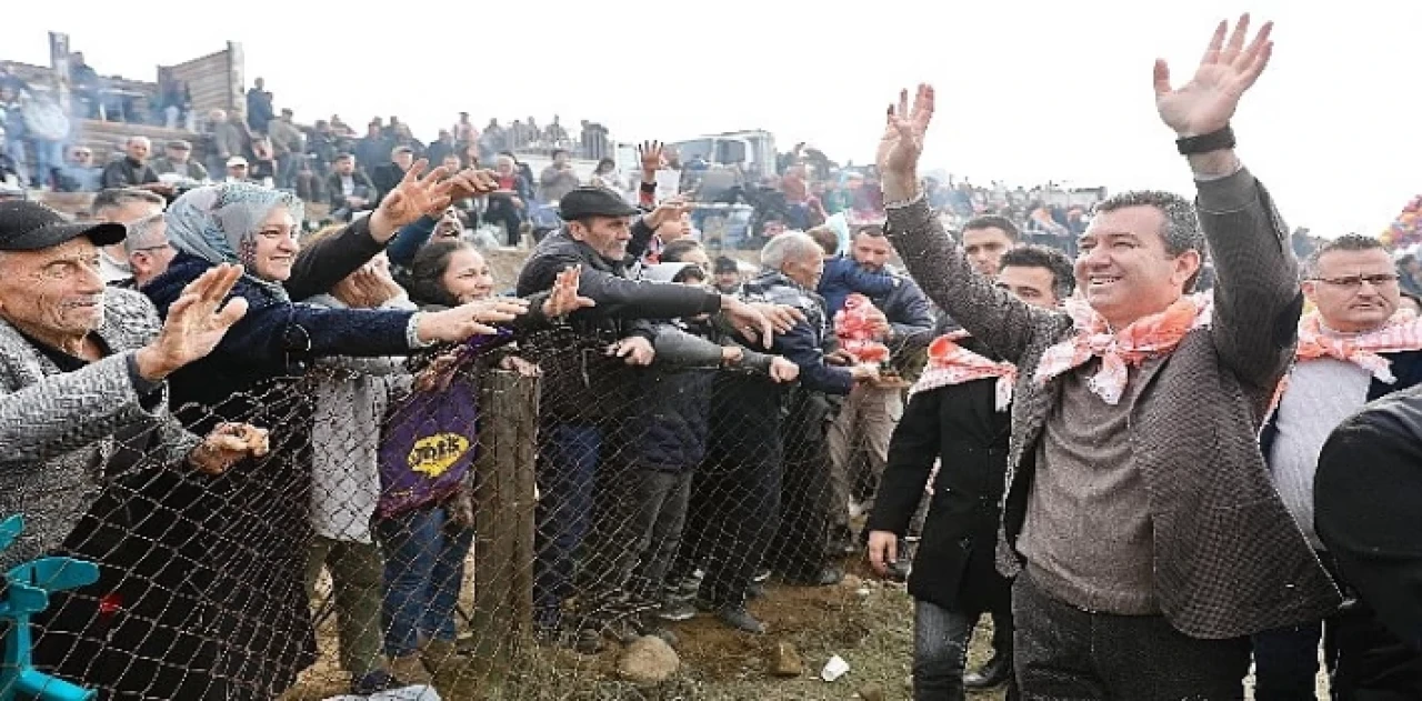 Bergama Folklorik Deve Gösterisi Festivali Yoğun Katılımla Düzenlendi