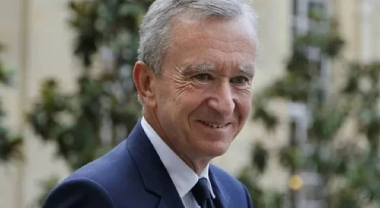 Bernard Arnault, Elon Musk'ı geçerek dünyanın en zengin insanı oldu