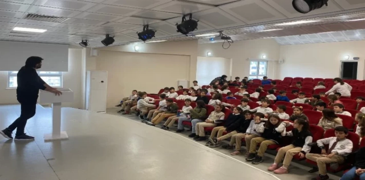 Çayırova’da miniklere sokak hayvanları semineri