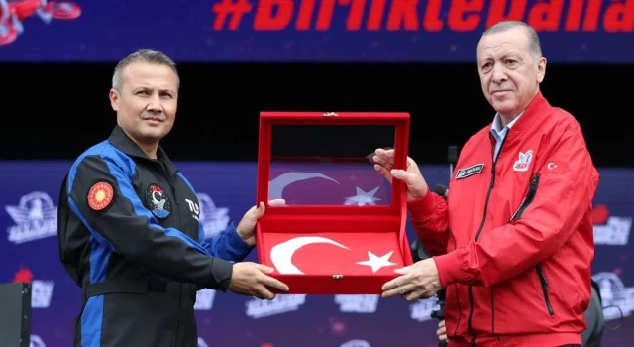 Cumhurbaşkanı Erdoğan, ilk Türk astronot Gezeravcı ile görüştü