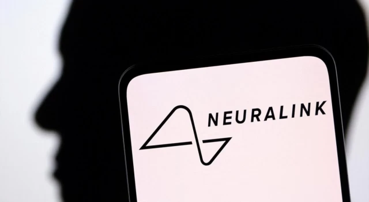 Elon Musk, Neuralink'in beyin çipinin ilk kez bir insana yerleştirildiğini duyurdu