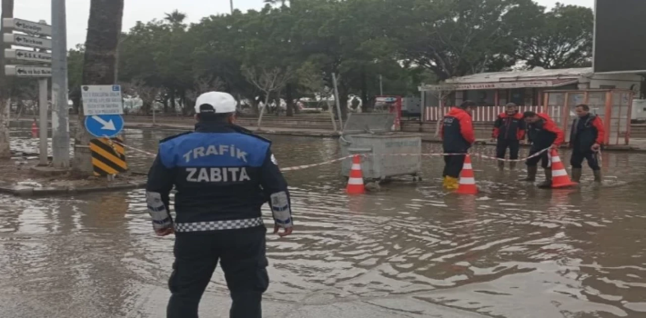 Hatay’da AKOM ekipleri gece boyu yardıma koştu