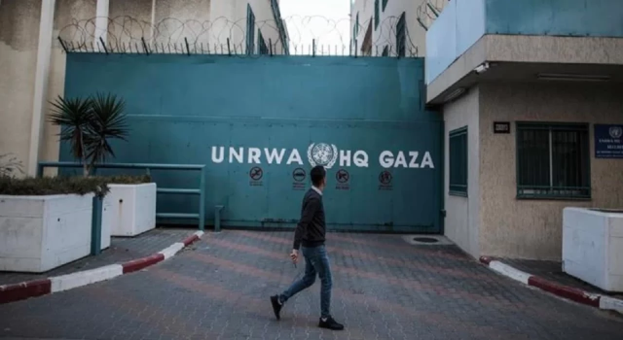 İngiltere, UNRWA fonlarını askıya aldı