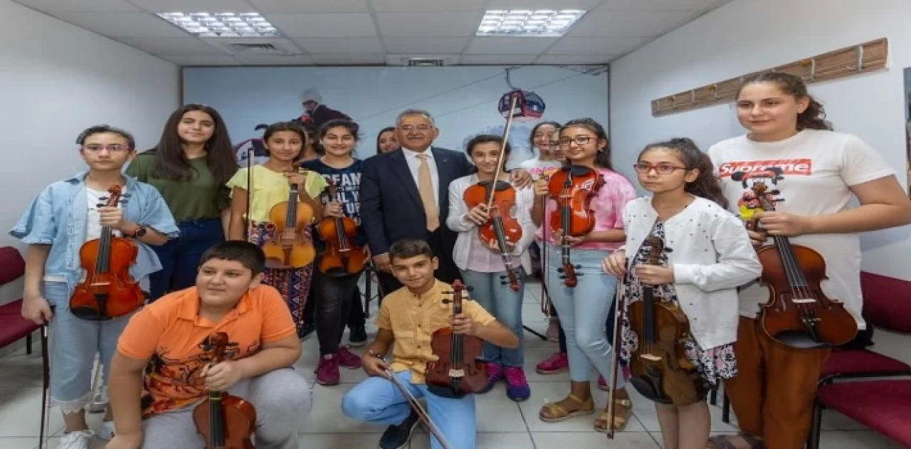 Kayseri’de 50 bin kişiye sanat kursu