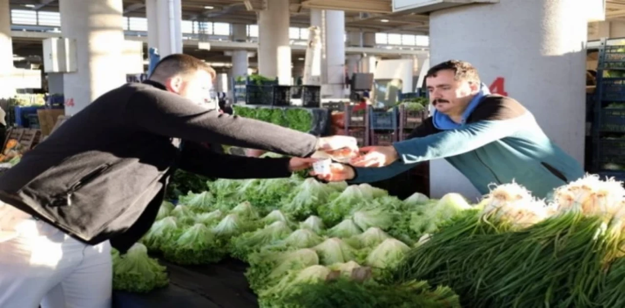 Kocaeli Büyükşehir’den pazarcı esnafına çorba ikramı