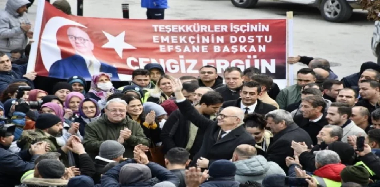 Manisa’da maaş zammına davullu zurnalı kutlama