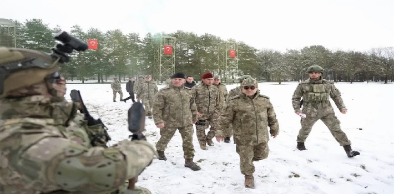 Orgeneral Bayraktaroğlu Bolu 2. Komando Tugayı’nda