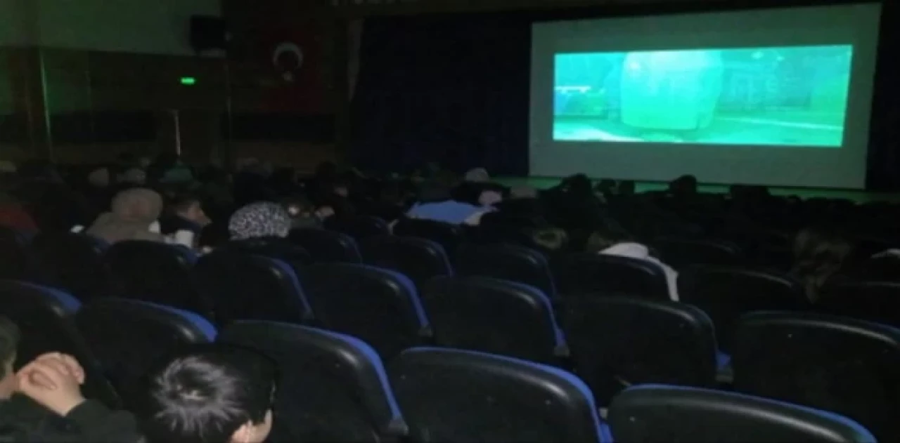 Sömestir tatilinde öğrencilerin sinema keyfi