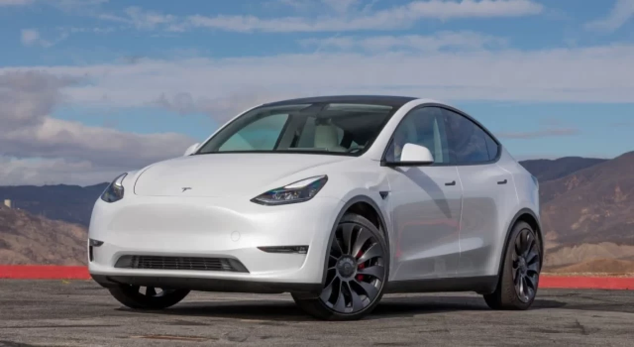 Tesla, Model Y'nin fiyatlarını düşürdü