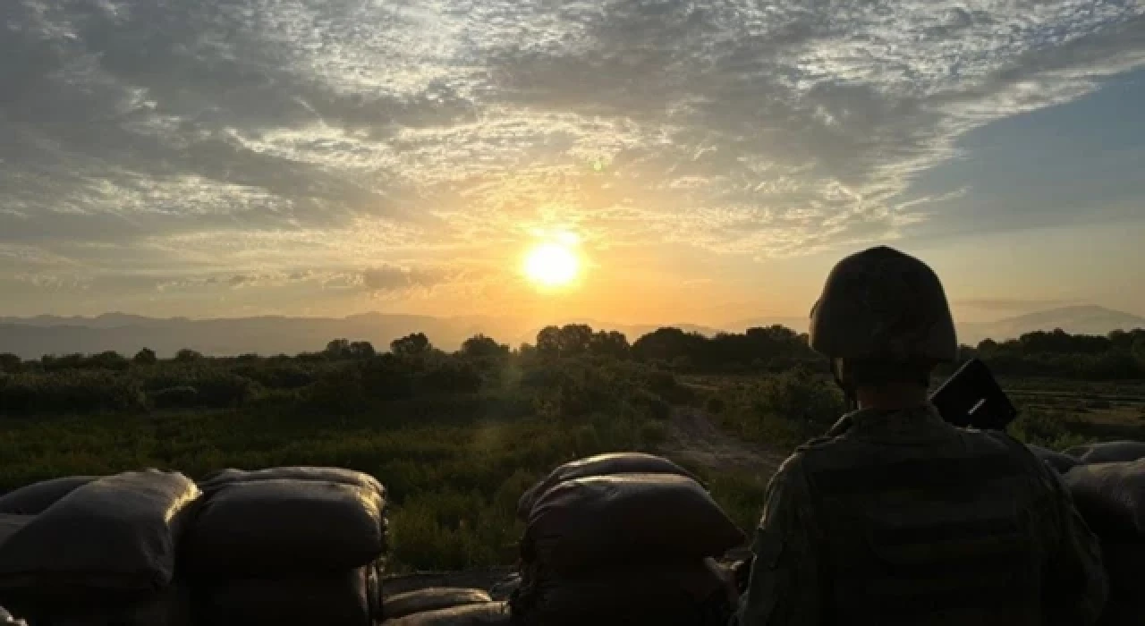 Türkiye'ye girmeye çalışan PKK'lı terörist Suriye sınırında yakalandı