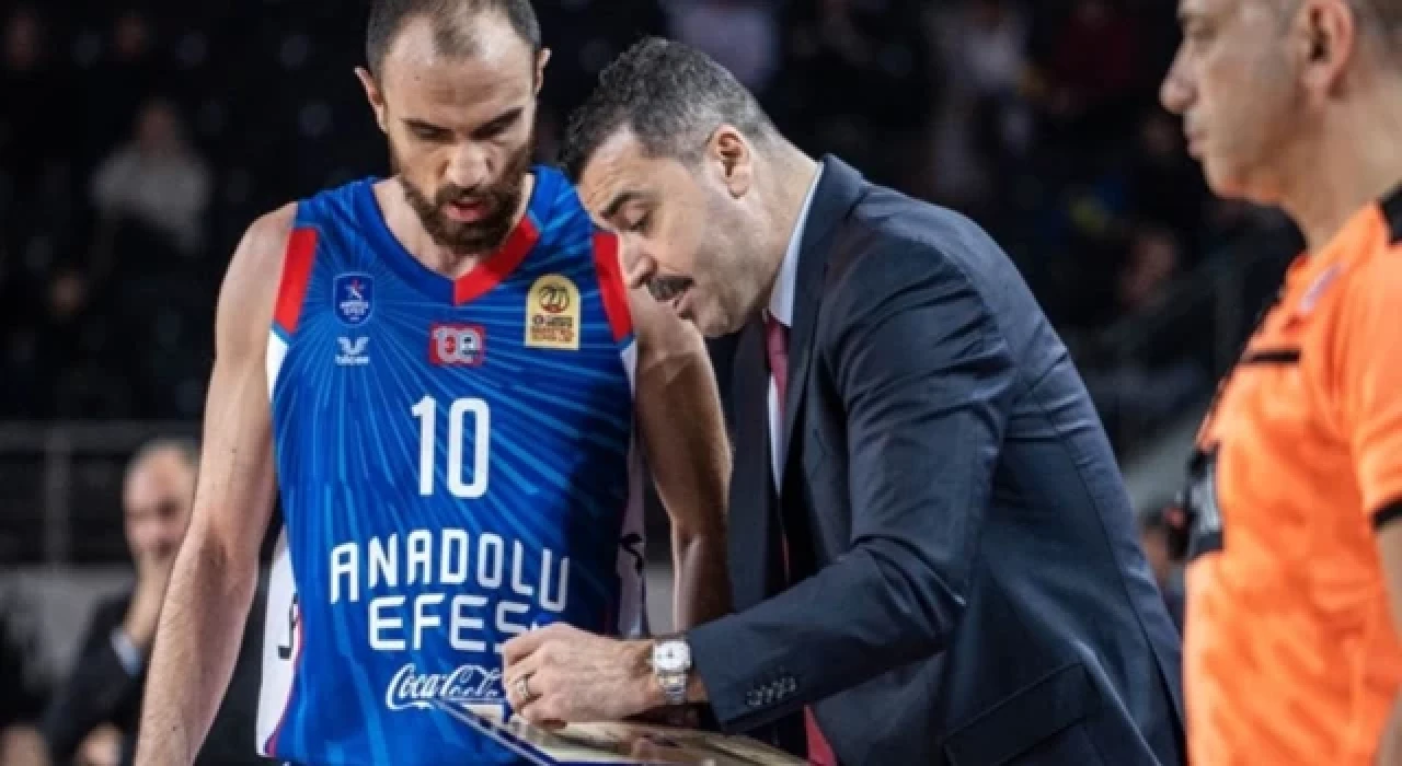 Anadolu Efes'te başantrenör Erdem Can ile yollar ayrıldı!