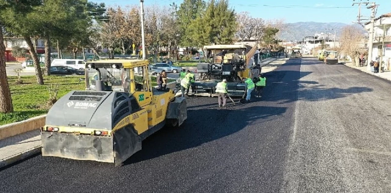 Aydın Büyükşehir Belediyesi Efeler Cumhuriyet Caddesi’ni baştan sona yeniliyor