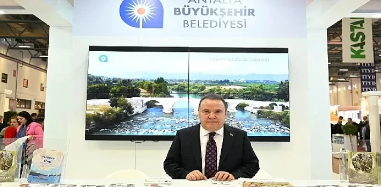 Başkan Böcek EMITT Fuarı’nda