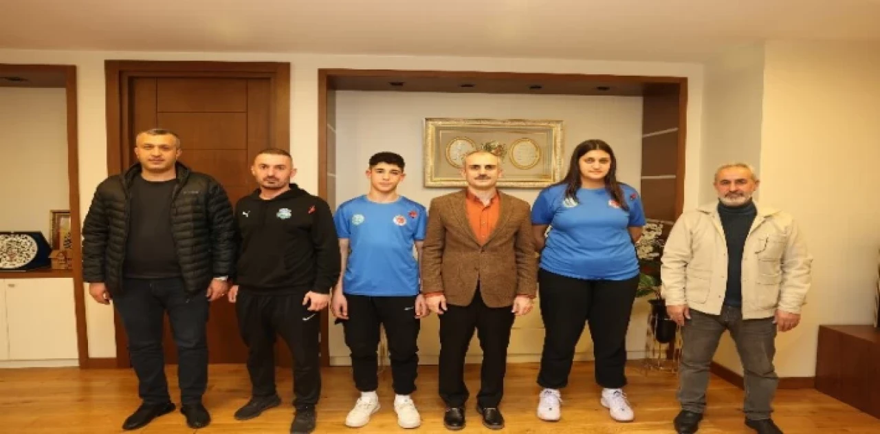 Başkan Çiftçi şampiyon sporcuları ağırladı