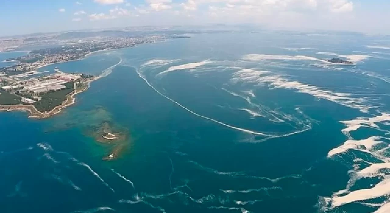 Çanakkale Boğazı yeniden gemi geçişlerine açıldı