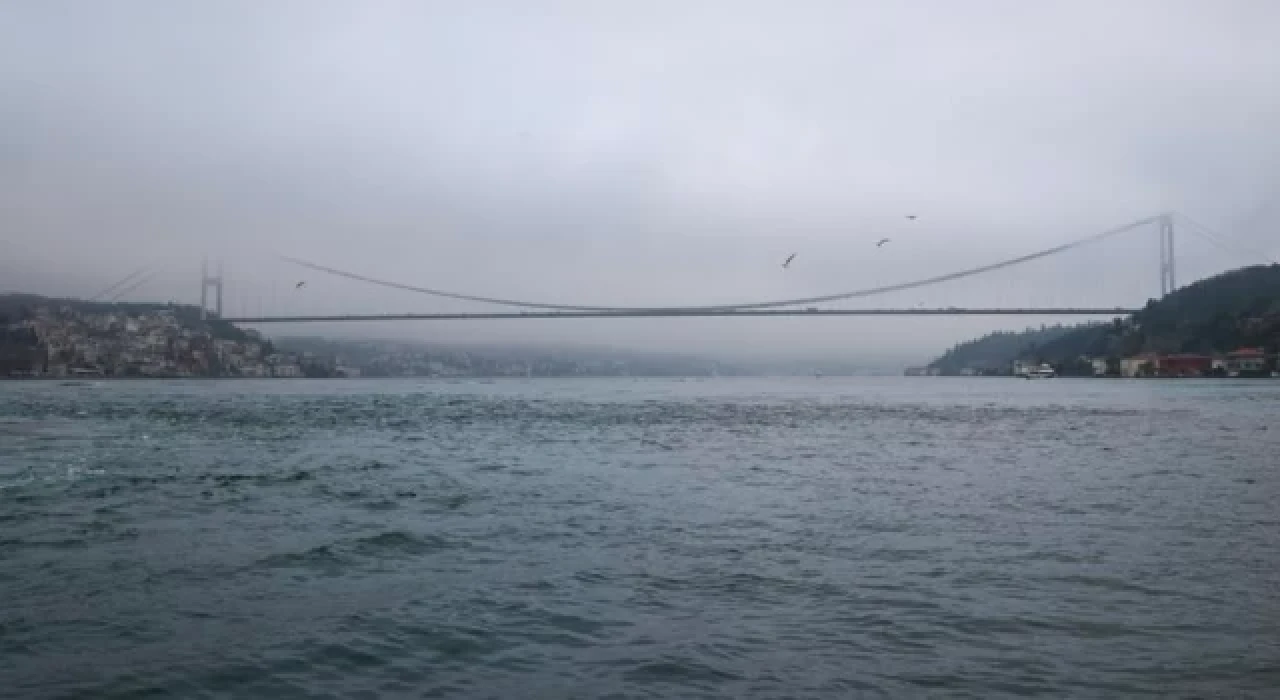 İstanbul Boğazı'nda gemi trafiği durduruldu