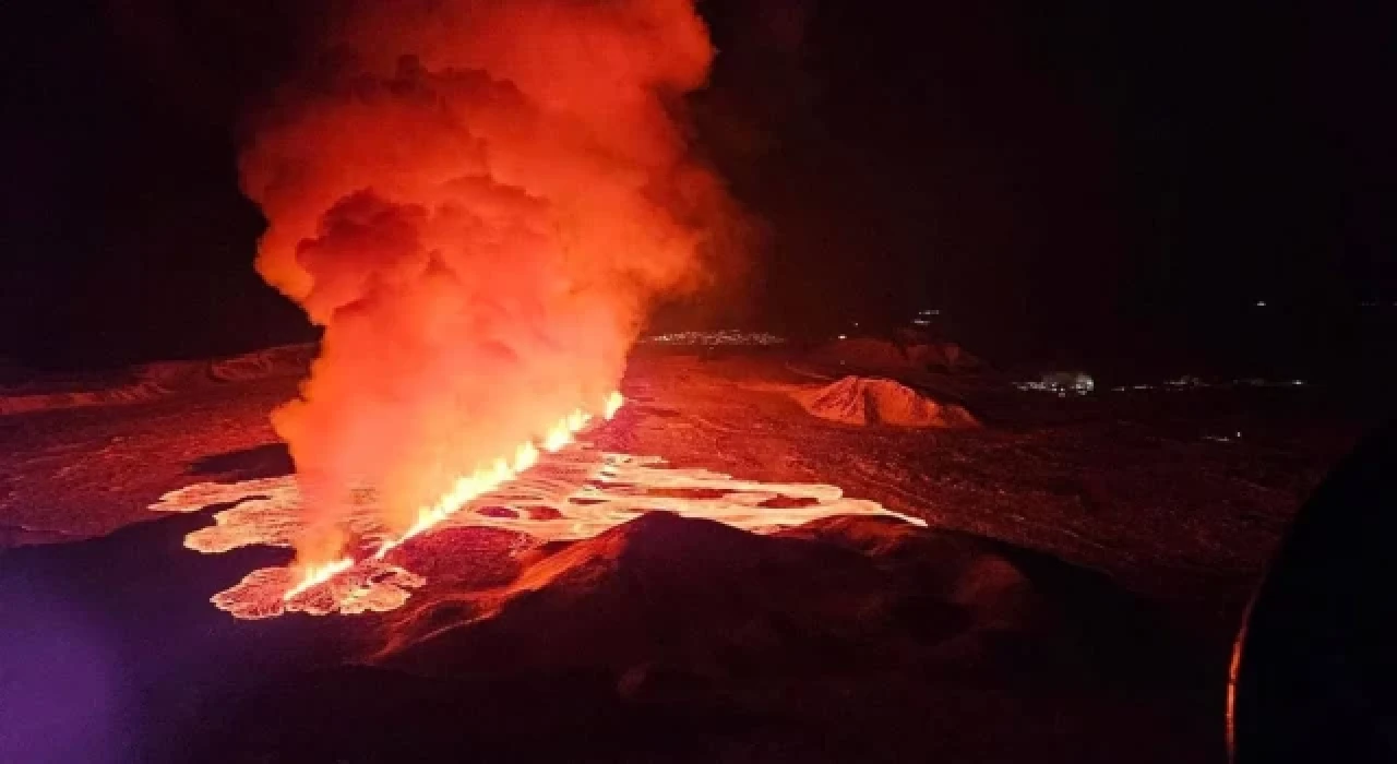 İzlanda yanardağı yeniden patladı