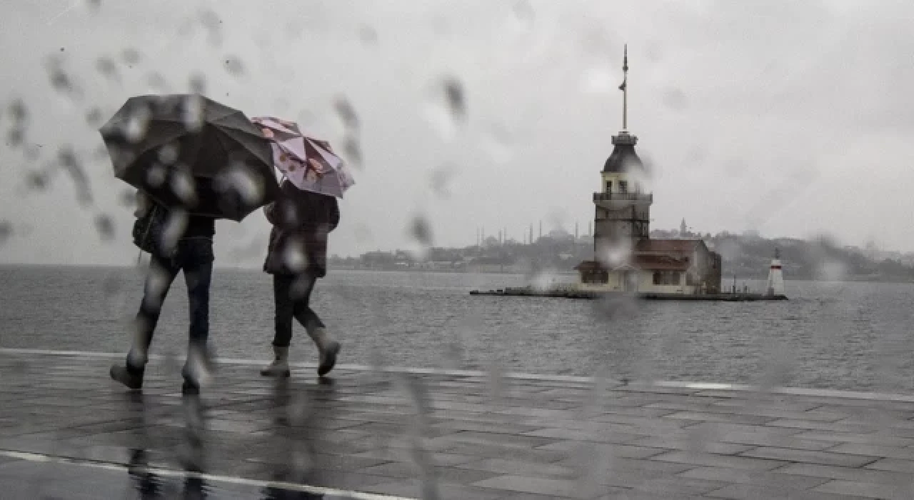 Meteoroloji uzmanı saat vererek uyardı: İstanbul'a yağmur geliyor