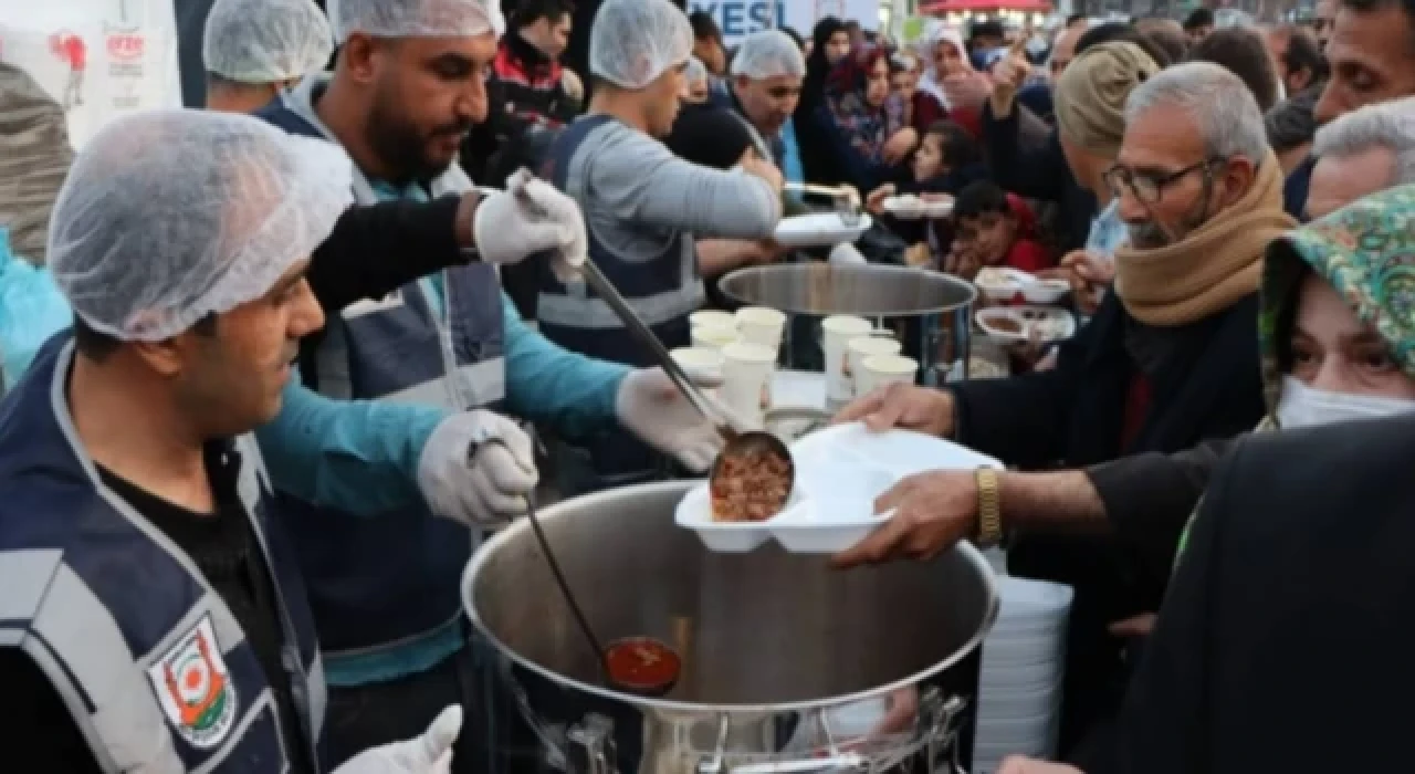 AK Partili belediyenin geçen sene 60 lira olan iftar yemeğine yüzde 148 zam