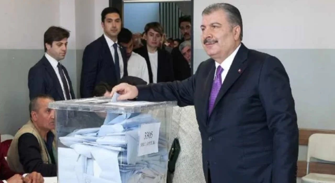 Bakan Koca: Demokraside seçen, seçilenden üstündür