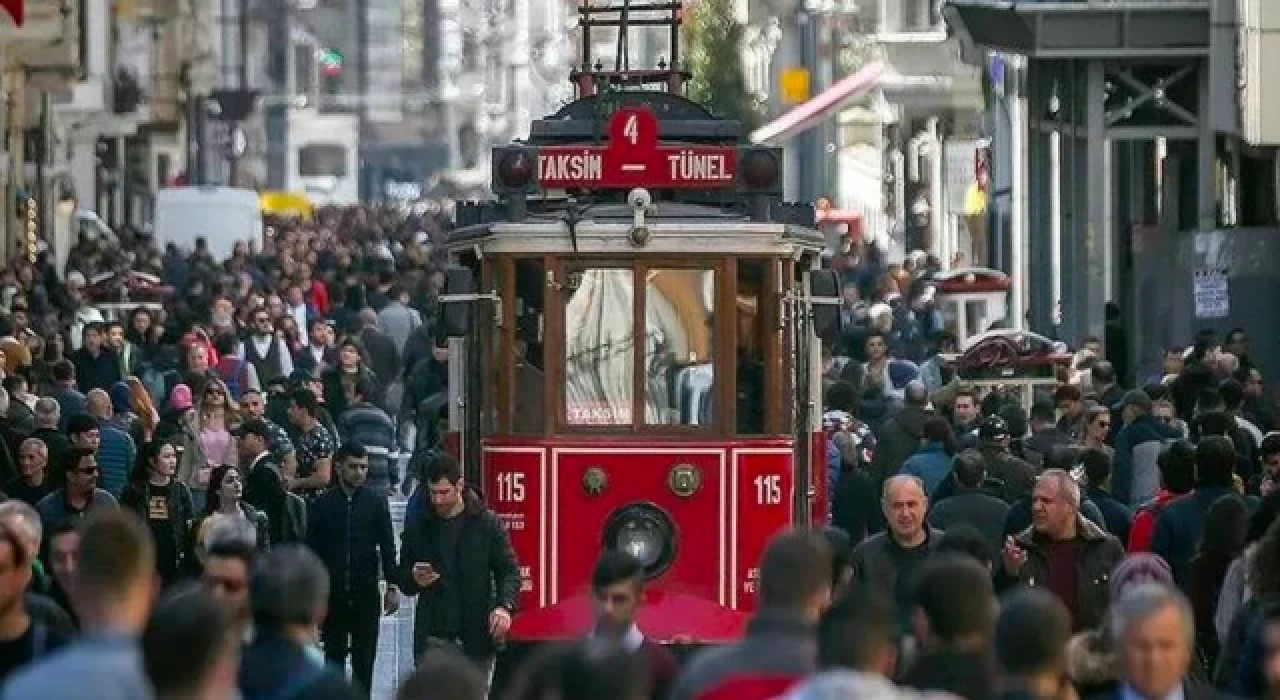 Bakan Yerlikaya açıkladı: İstanbul’da kaç yabancı var?