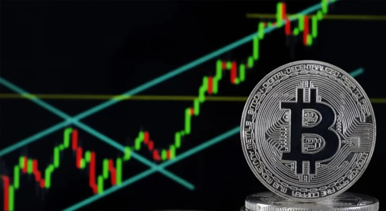 Bitcoin, 73 bin 86 dolardan işlem görerek tarihinin en yüksek seviyesine çıktı