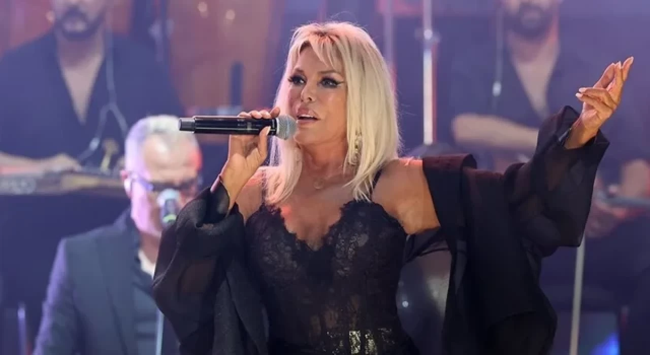 Ajda Pekkan Beşiktaş Tüpraş Stadyumu'nda konser verecek