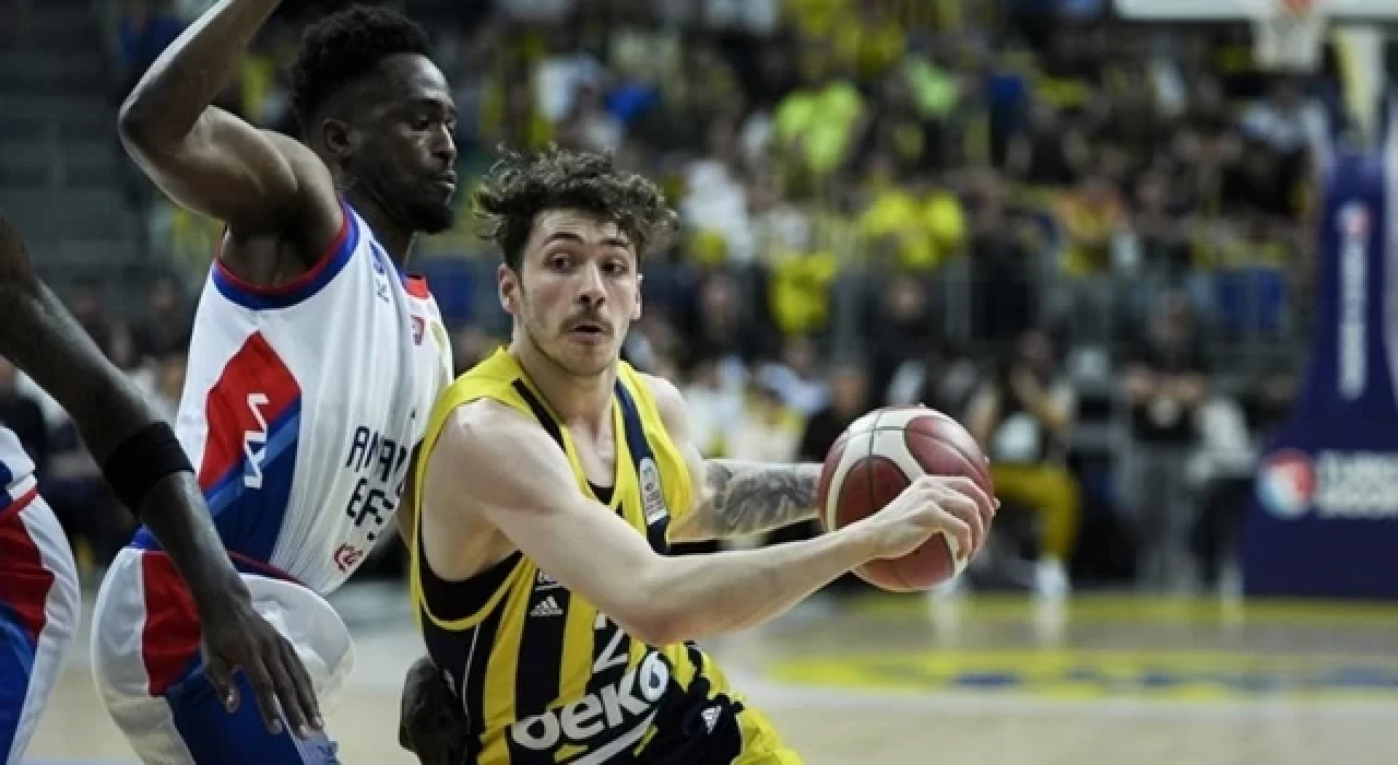 Anadolu Efes deplasmanda Fenerbahçe Beko'yu devirdi!