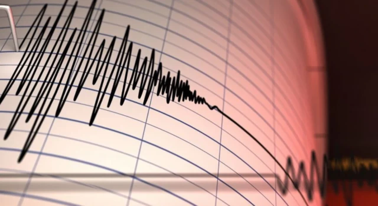 Endonezya'da 6,1 büyüklüğünde deprem