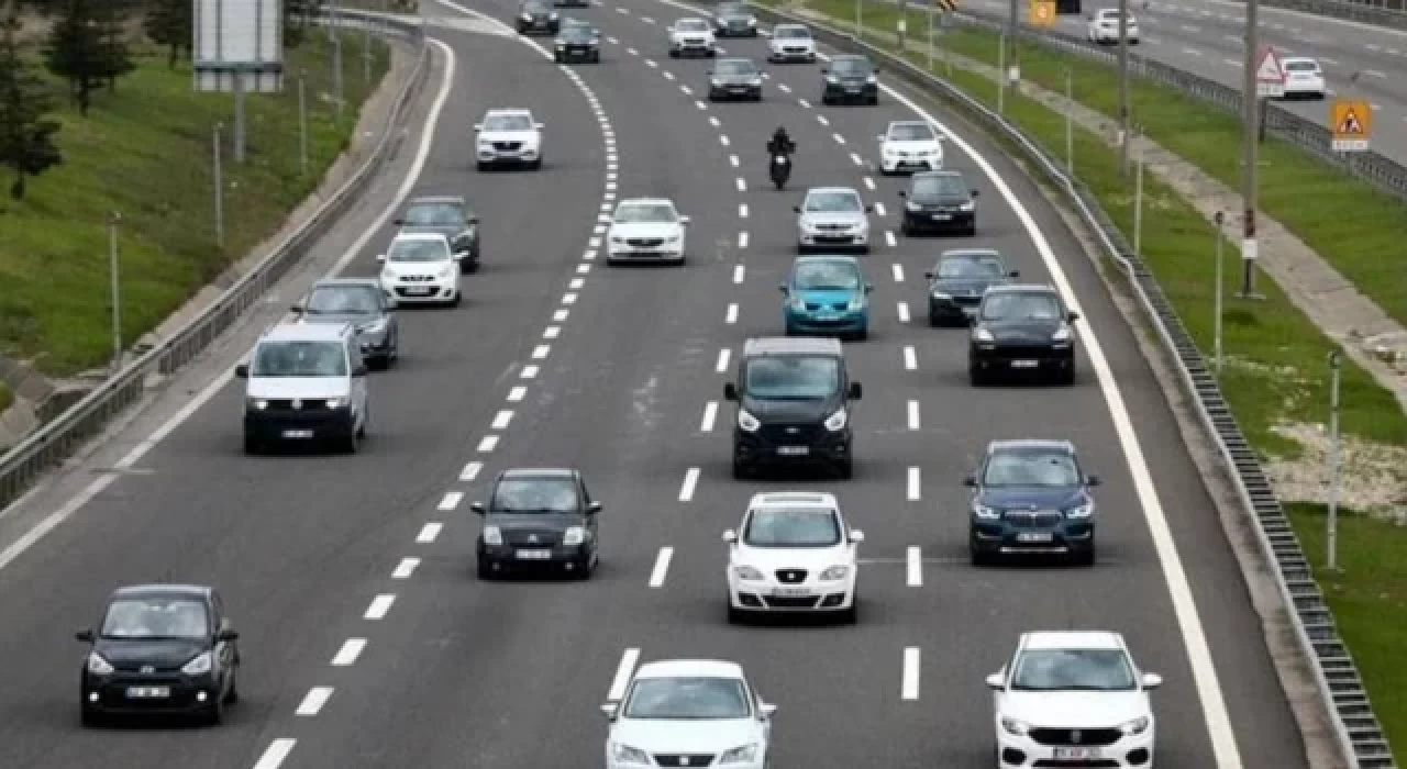 İstanbul'a dönüş trafiği başladı